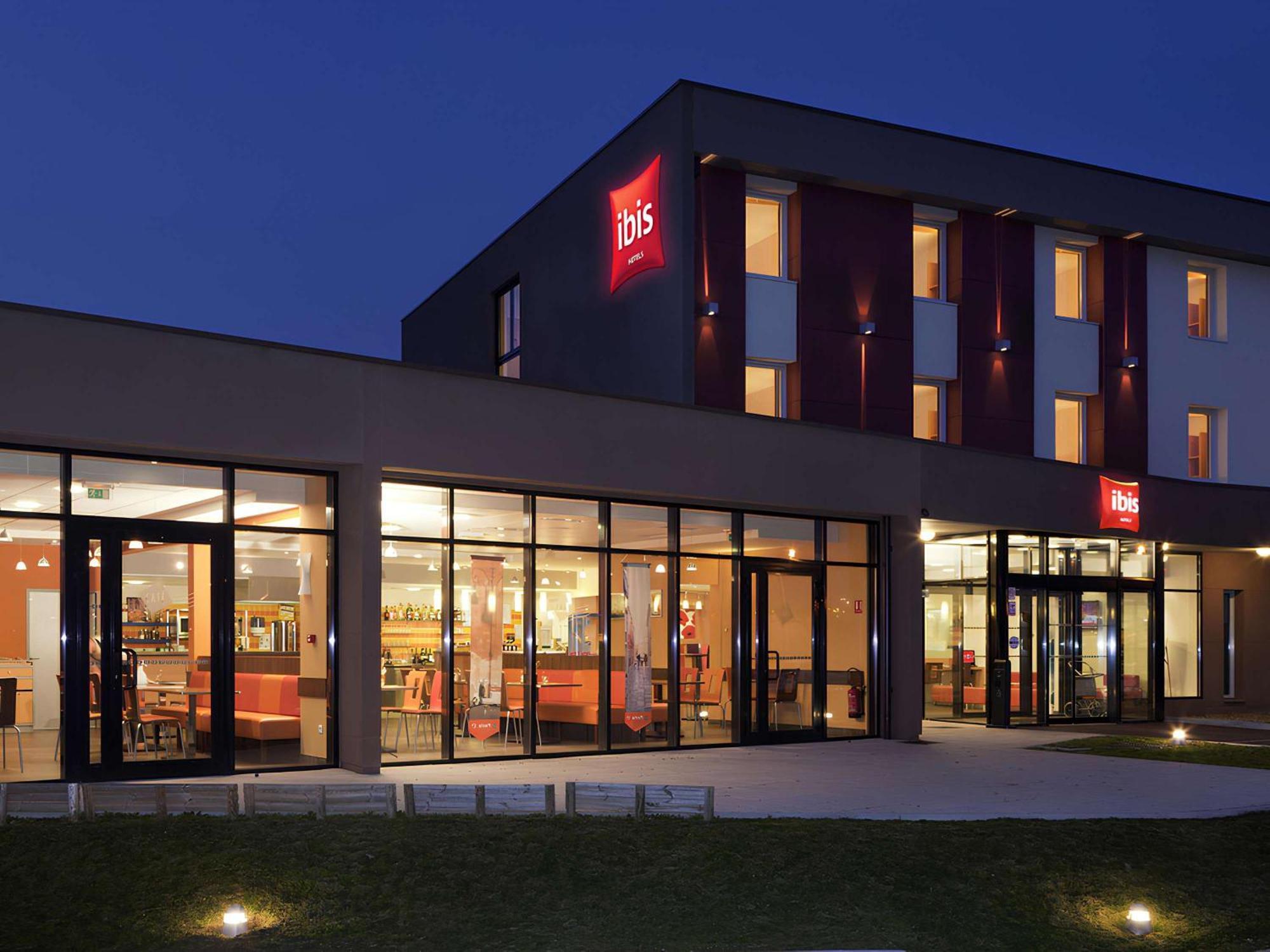 Hotel Ibis Beauvais Aeroport Exterior foto