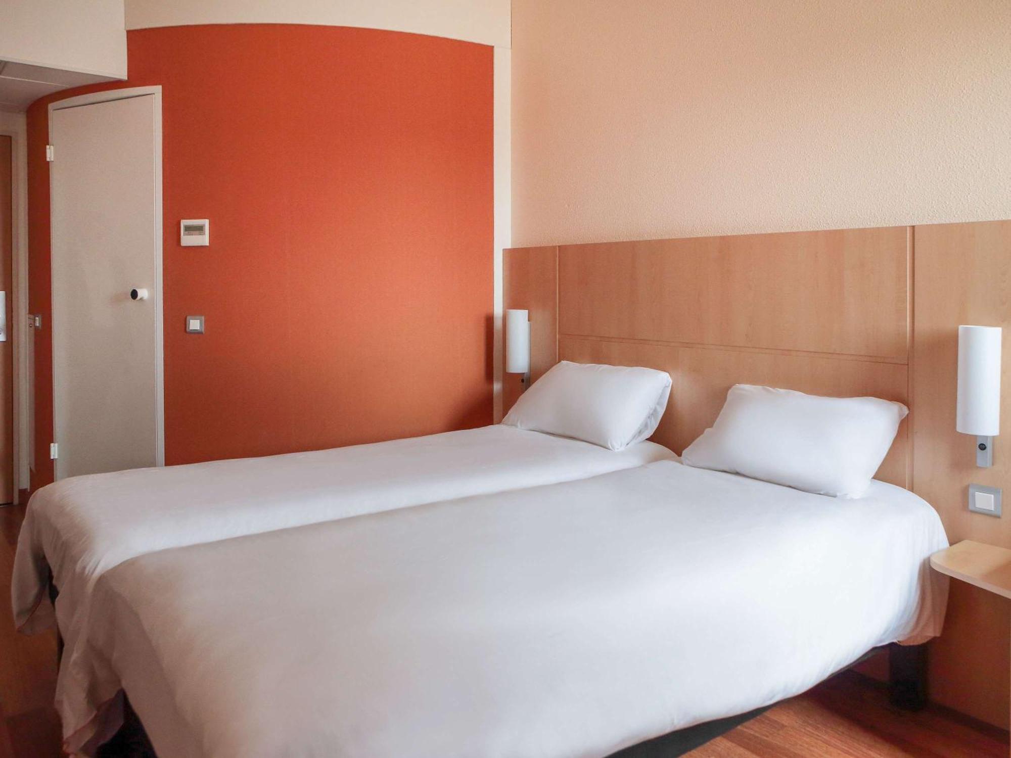 Hotel Ibis Beauvais Aeroport Exterior foto