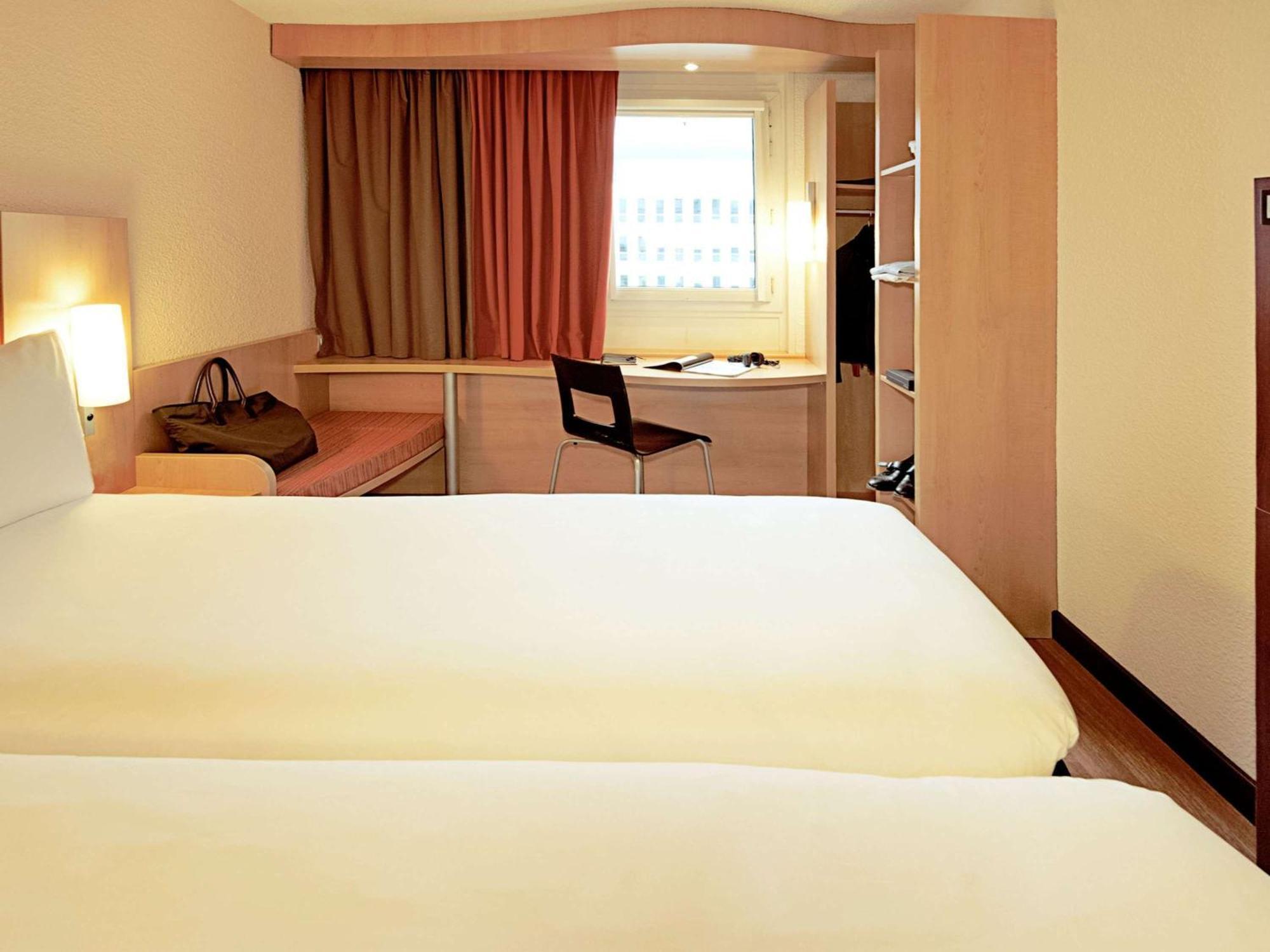 Hotel Ibis Beauvais Aeroport Exterior foto