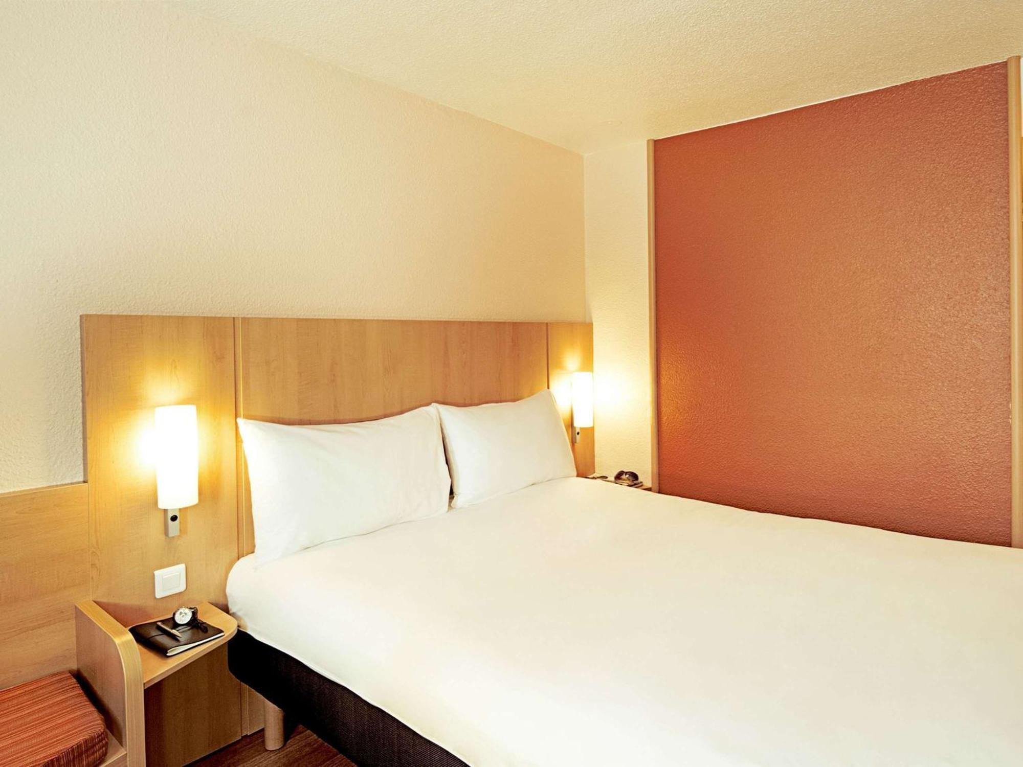 Hotel Ibis Beauvais Aeroport Exterior foto