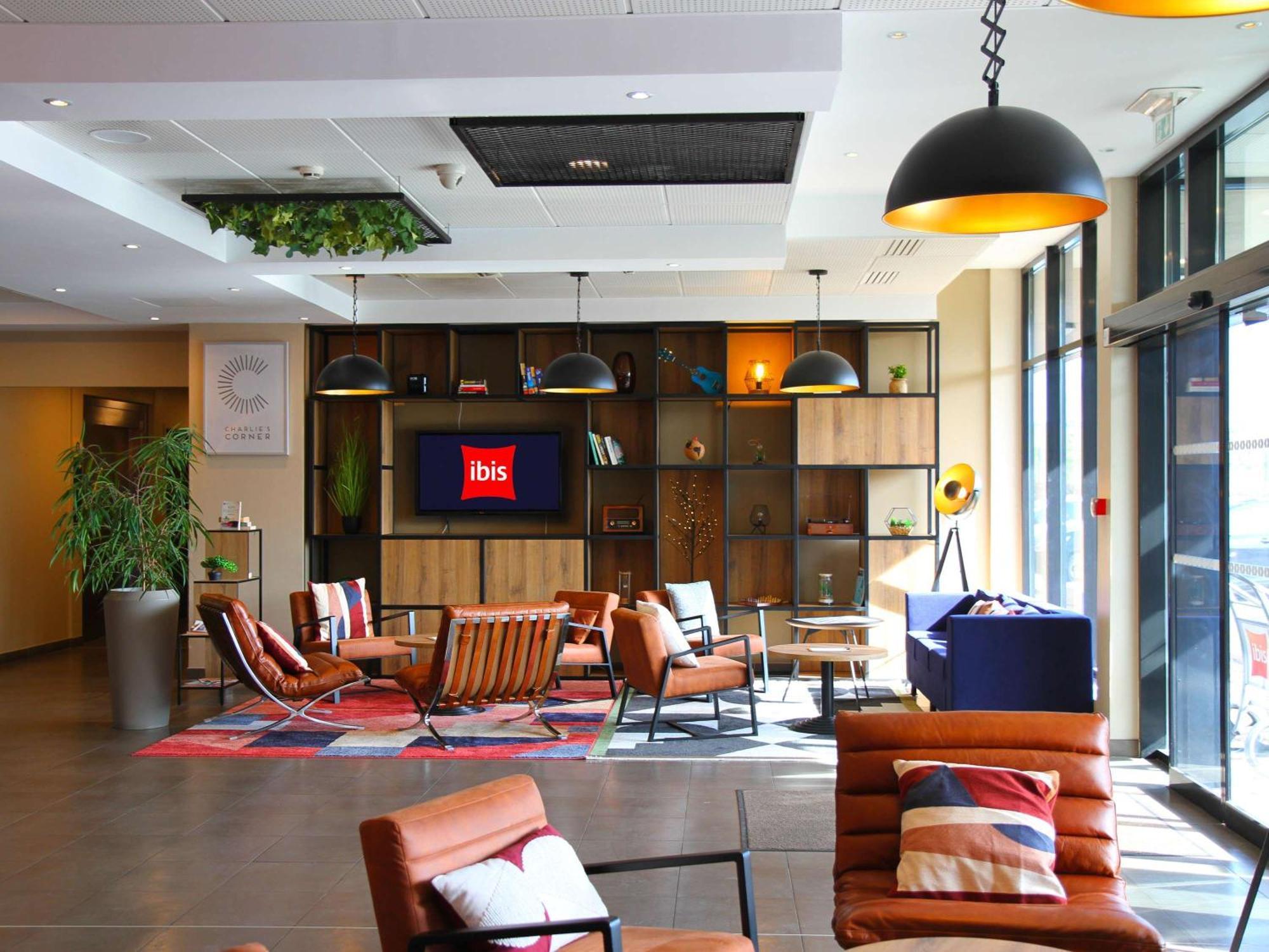 Hotel Ibis Beauvais Aeroport Exterior foto