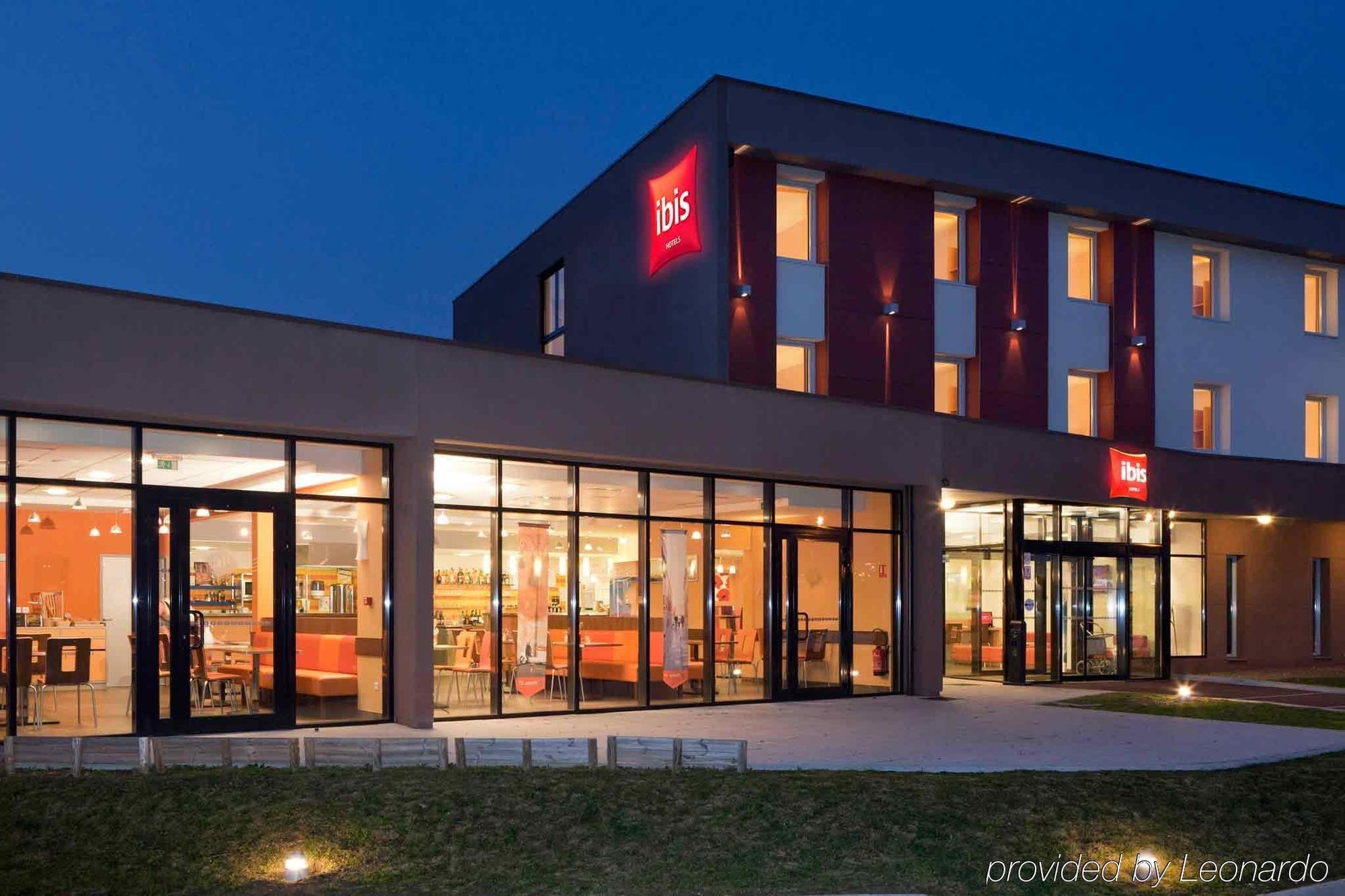 Hotel Ibis Beauvais Aeroport Exterior foto