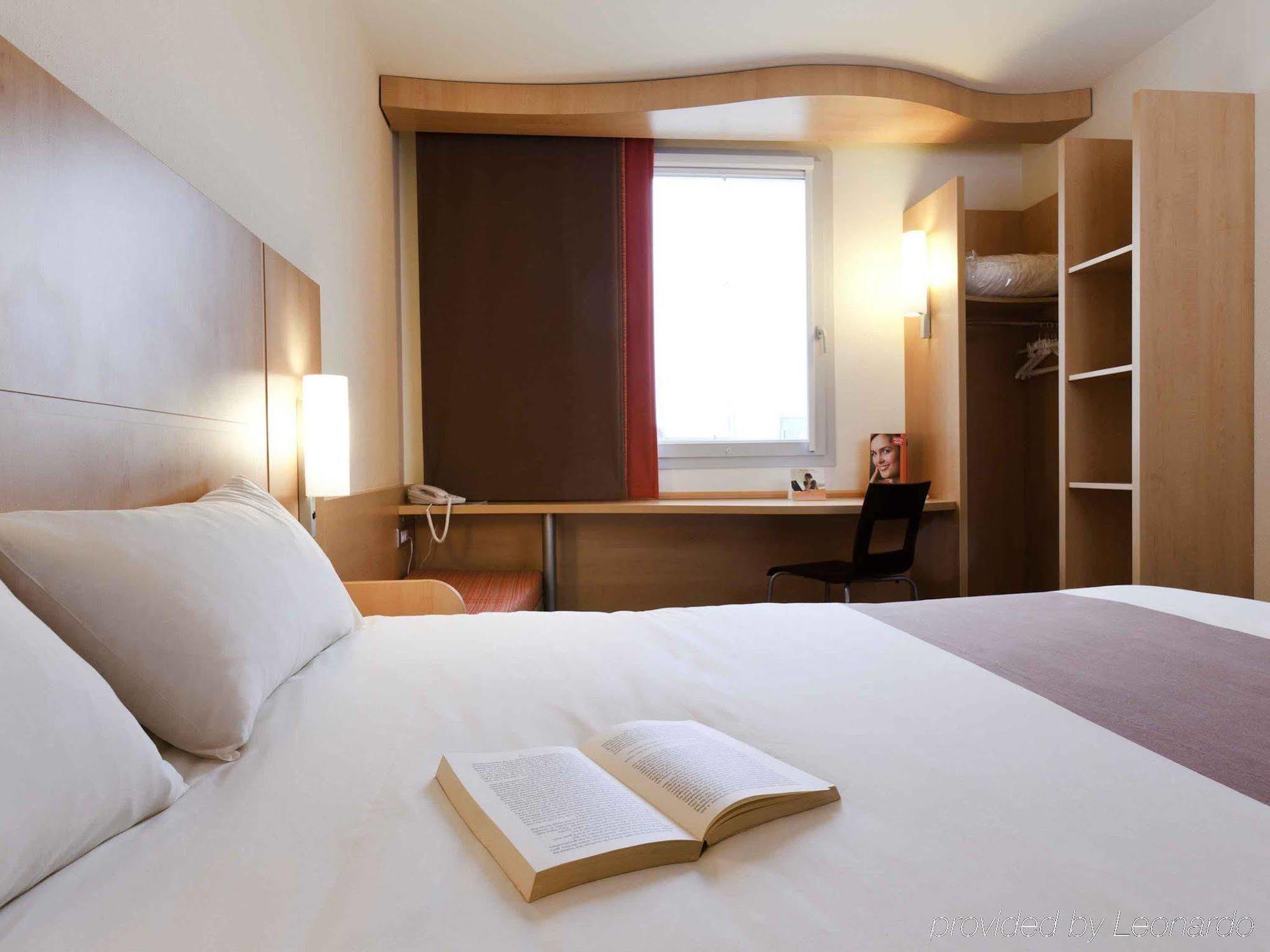 Hotel Ibis Beauvais Aeroport Exterior foto